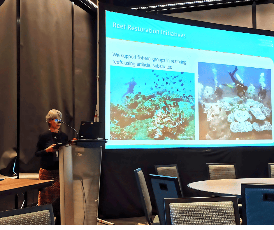 Gayatri speaks to the audience at the Annual Meeting of the Association of Zoos and Aquariums in 2024.  Photo by W. Suherfian/Rare.
